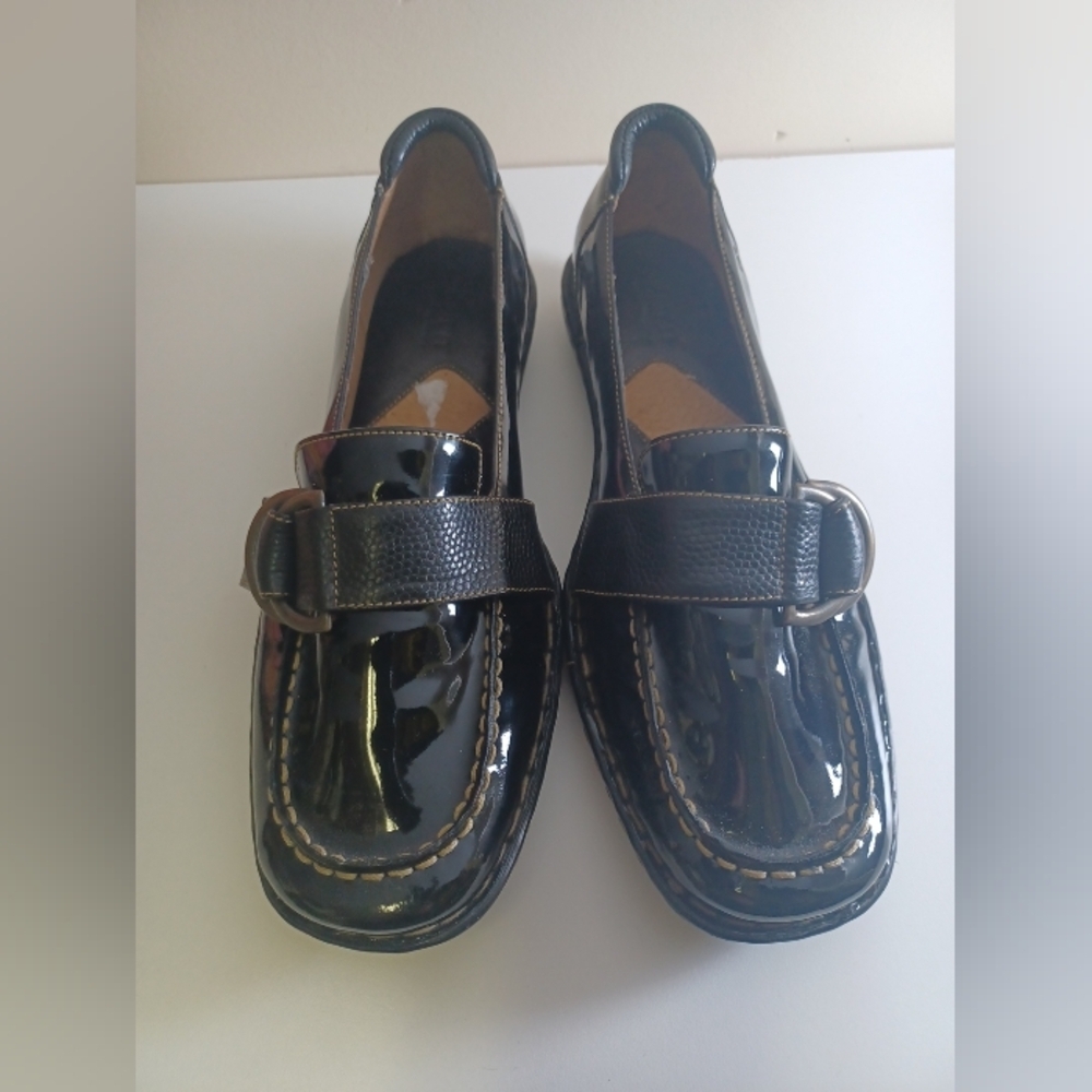 New BOC Born Black Patent Slip On Casual Loafters Sz 9 Lacquer No Box/tags